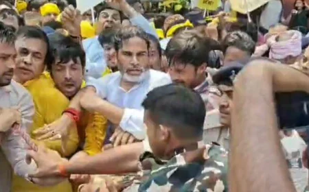 Jansuraj Vidhansabha March: नीतीश कुमार की पुलिस से भिड़ गए प्रशांत किशोर.. पटना की सड़क पर संग्राम