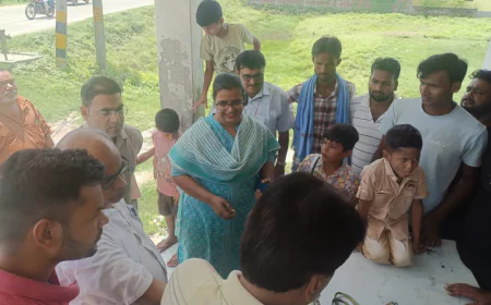 स्थानीय जनप्रतिनिधियों के साथ बैठक कर मतदाता सूची में अनुपस्थित