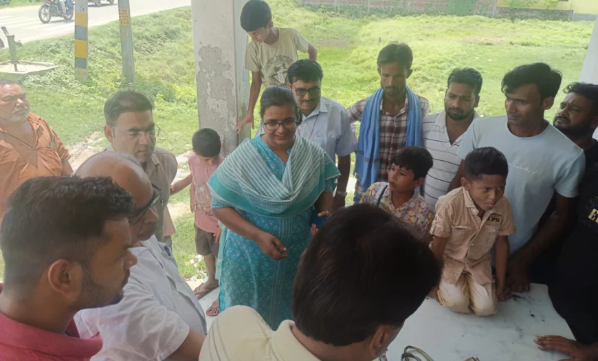 स्थानीय जनप्रतिनिधियों के साथ बैठक कर मतदाता सूची में अनुपस्थित